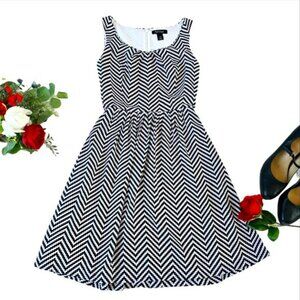 White House Black Market Women's Mini Dress Size 8 Black White Fit & Flare Party